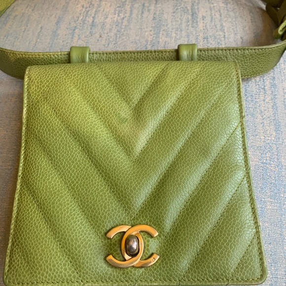 Chanel Pre- Owned Vintage V- Stitch Belt Bag - Picture 1 of 14